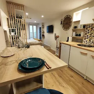Vieille Equipe Sans Ascenseur , Menton France
