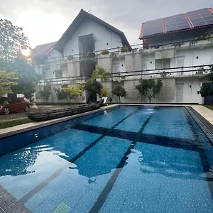 Royal Crown Residency Otel